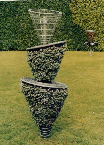 Barton - Julia (sculpture)