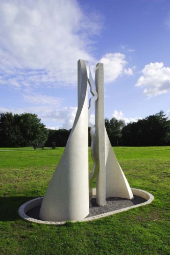 Grey - Fiona (sculpture)